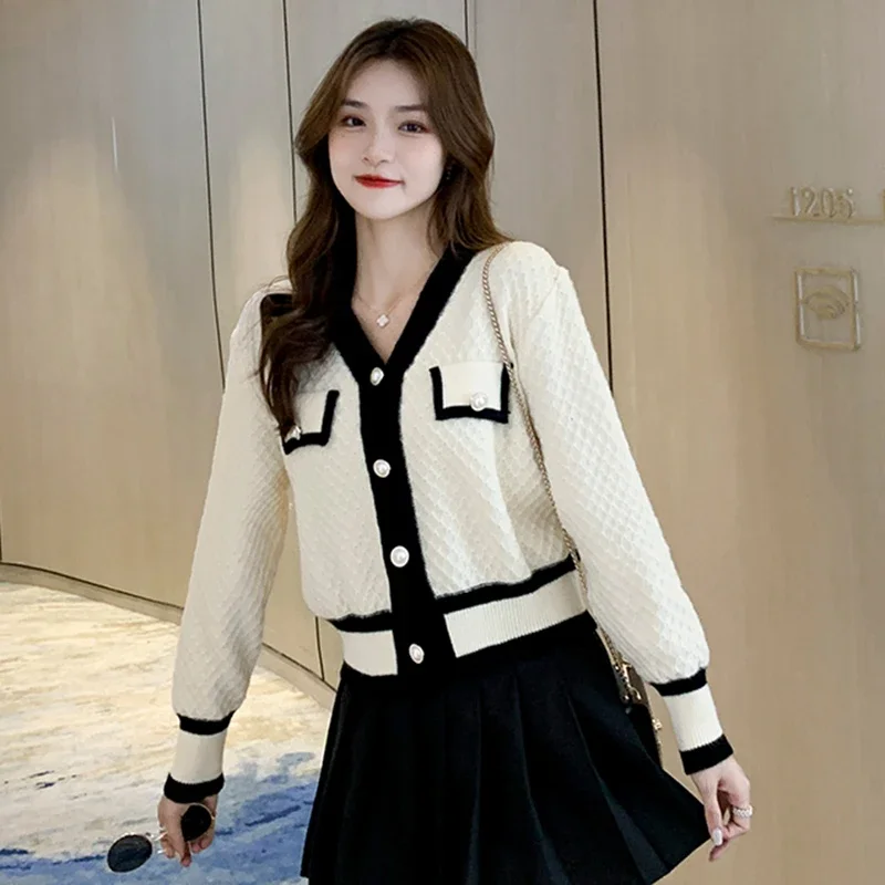 Sweet White Women Crop Cardigan Korean Elegant Pearl Knitted Long Sleeve Female Sweater Y2K Harajuku Loose Ladies Casual Tops