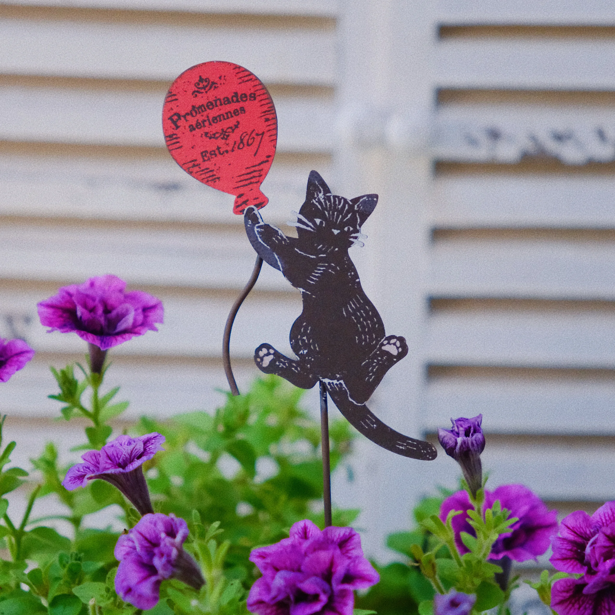 

Wrought iron cat flower insert cute animal floor insert decorative green plant jewelry cute garden ornament flower pot decoratio
