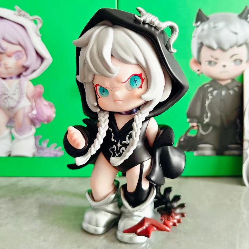 

DORA Collection Link Angry Game Girl Figure Toy Rebel Cool Student Lovely Kids Designer Doll Sports Fans Office Decoration