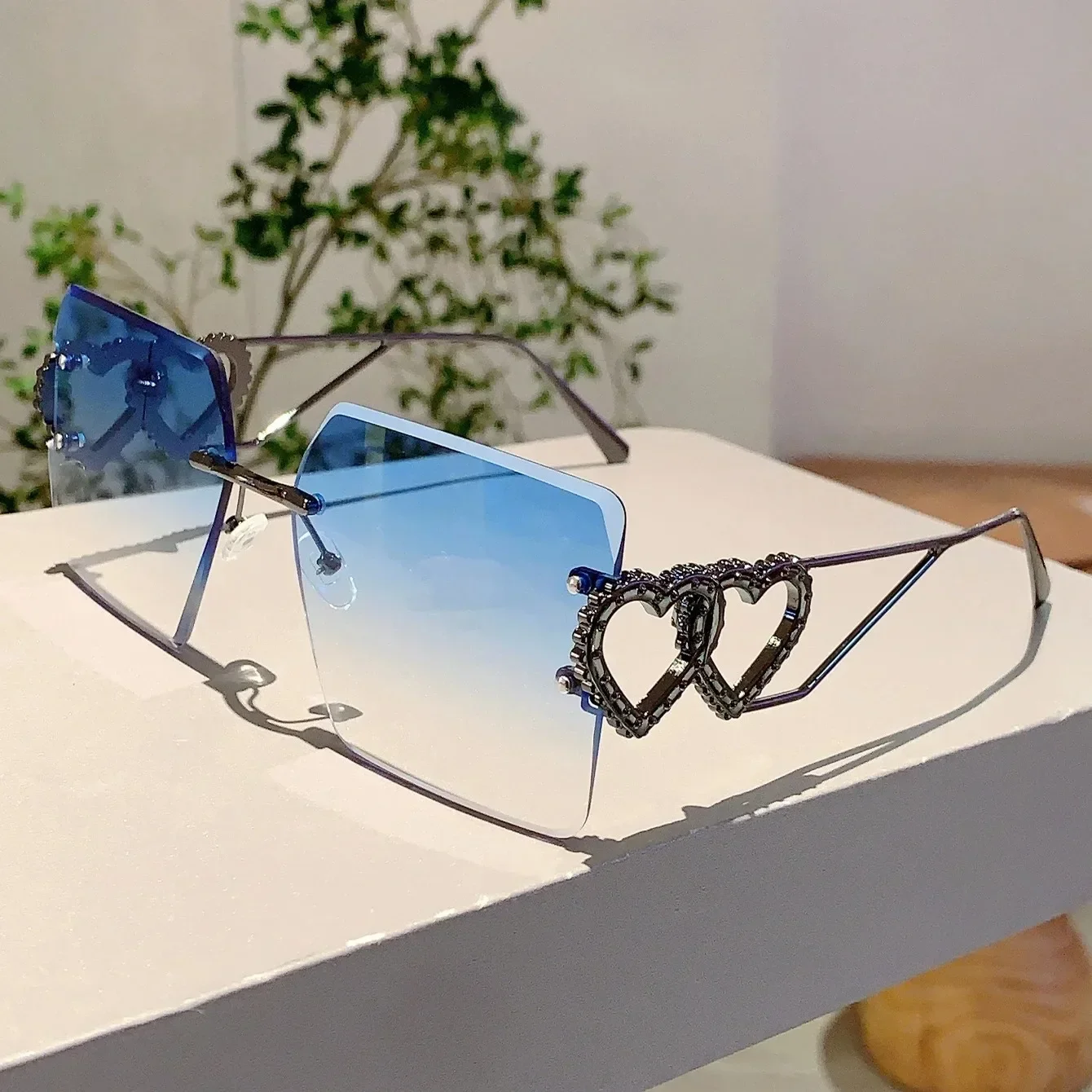 

New Cutting Rimless One Piece Shield Sunglasses Women New Fashion Alloy Oversized Square Alloy Sun Glasses Men Hip Hop Shades