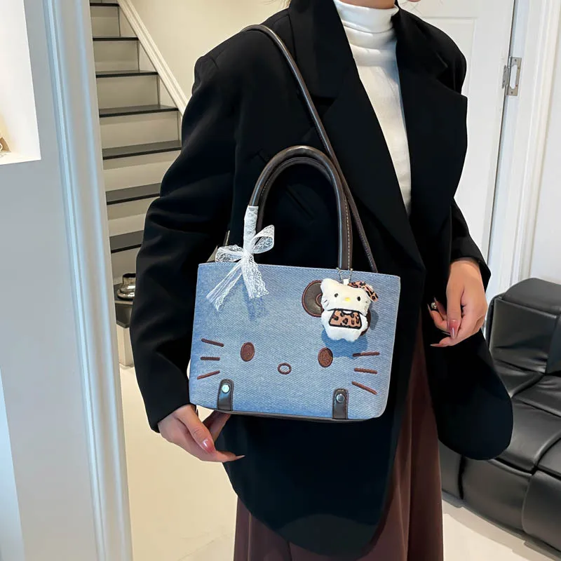 

Высококачественная вышитая сумка Sanrio в ковбойском стиле, вместительная женская сумка-тоут класса люкс, креативная и универсальная.