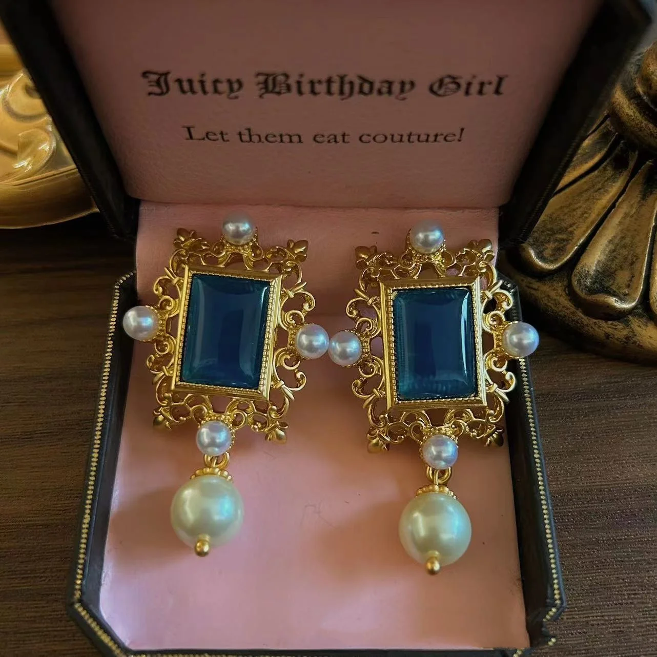 vintage court style Florence antique medieval jewelry vintage classic pearl fringe ear clip