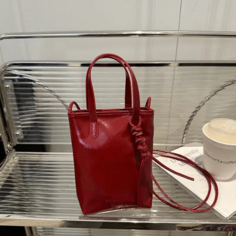 حقيبة كروس صغيرة للنساء 2026 موضة كورية جديدة حقائب كتف فاخرة حقائب يد ومحافظ ريترو بسيطة حقيبة عمودية