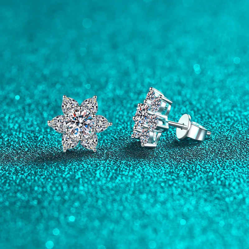 

HAIMAITONG Platinum PT950 Moissanite stud earrings female star star earrings simple and fashionable personality daily versatile
