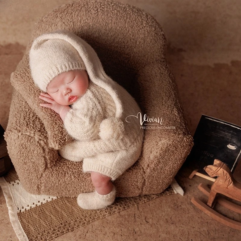 Puntelli per fotografia neonato Set di abiti lavorati a maglia Divano in posa Set di mini decorazioni per orsi carini per servizio fotografico in studio Fotografia