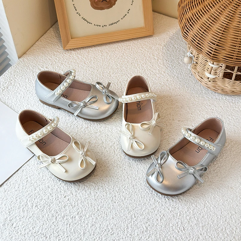 

2025 New Fashion Children's Flats Simple Lolita Girls Princess Leather Walking Versatile Sweet Pleated Kids Causal Kids Shoes