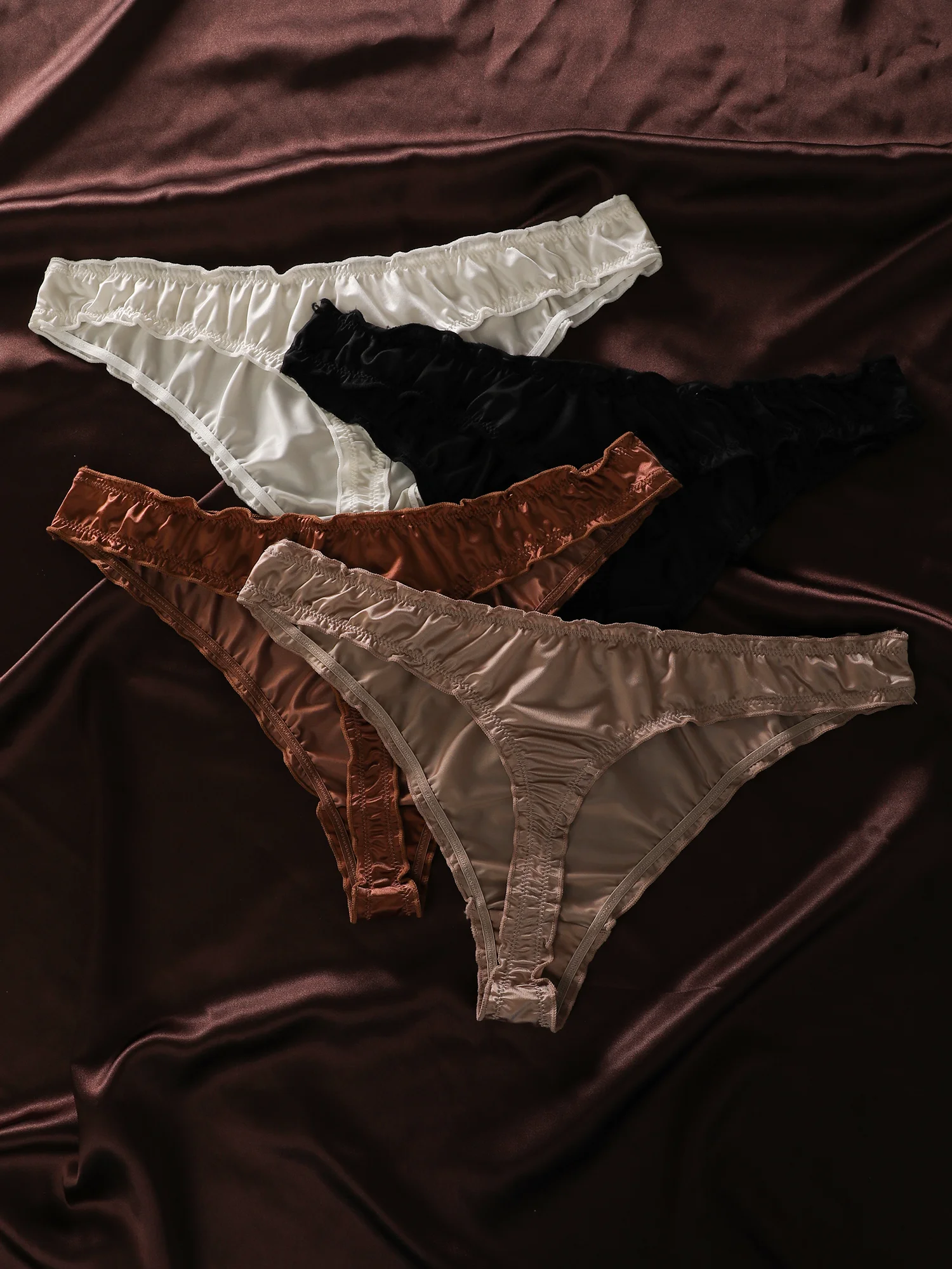 4 pcs BIWEIER women's sexy wooden-ear thongs, with satin linings, simple and breathable, fashionable and trendy, smooth and comfortable, suitable for home use and vacations.