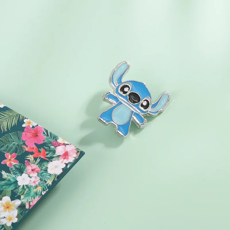 Miniso película y televisión periférico dibujos animados estrella bebé paletas broche aleación gota aceite lindo pecho de mascota