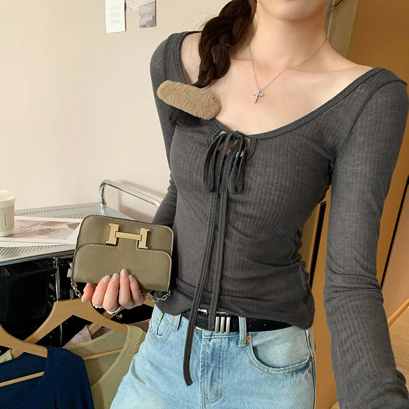 Frühling Herbst Einfarbig Spicy Girl Aushöhlen Spitze-up Basis Schicht Top frauen Slim Fit Langarm T-Shirt mode Streetwear