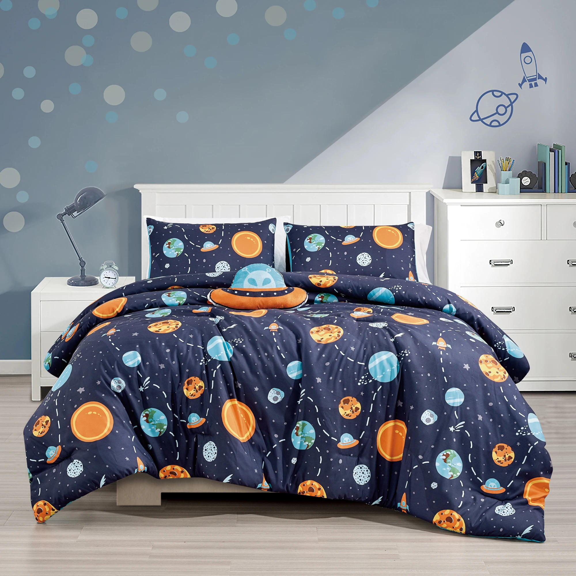 4 Piece Twin Size Bedding Comforter Set, Ultra Soft Polyester Elegant Bedding Comforters--Navy with Universe Hearts