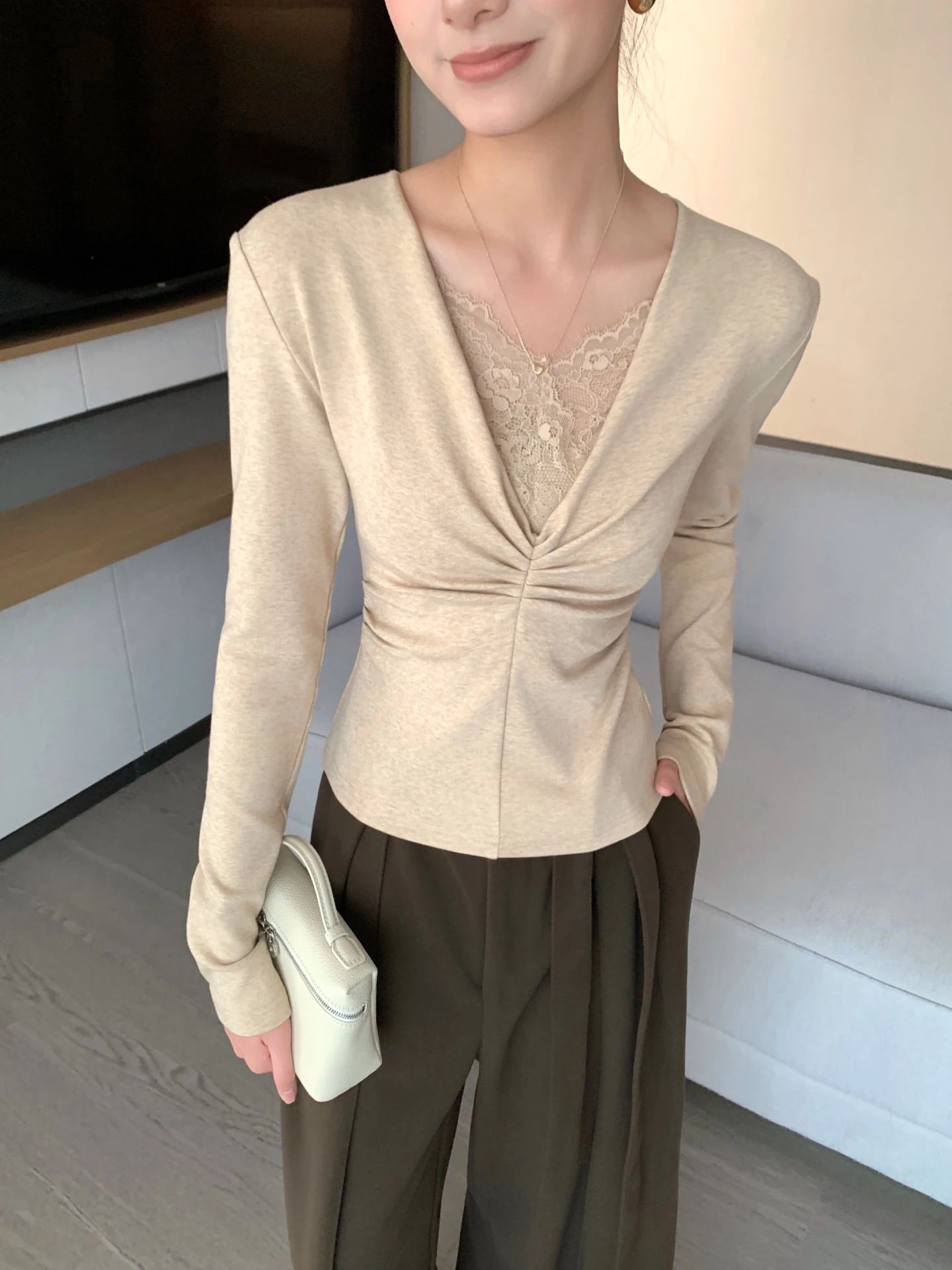 

Ele Lace Long Sve V-ne T-irt Women's Winter New Folded Simple Sle Garment eer Aesthetic Quali Top