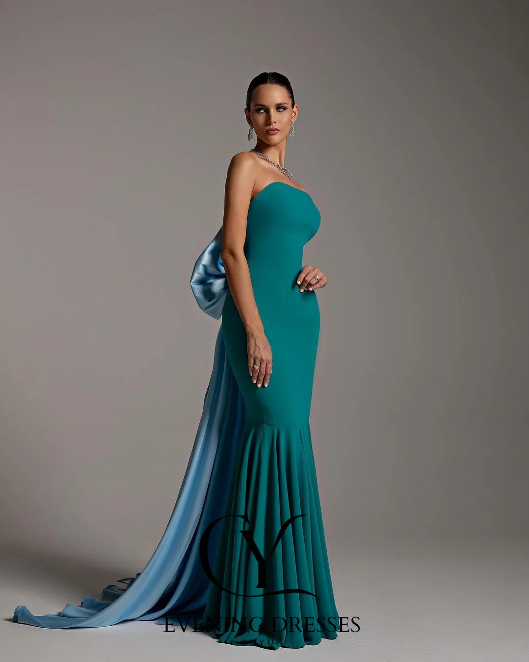 فساتين سهرة أنيقة بحورية البحر من CUYUN مع ذيل فيونكة بدون حمالات وثنيات للنساء فساتين حفلات رسمية مخصصة للسيدات