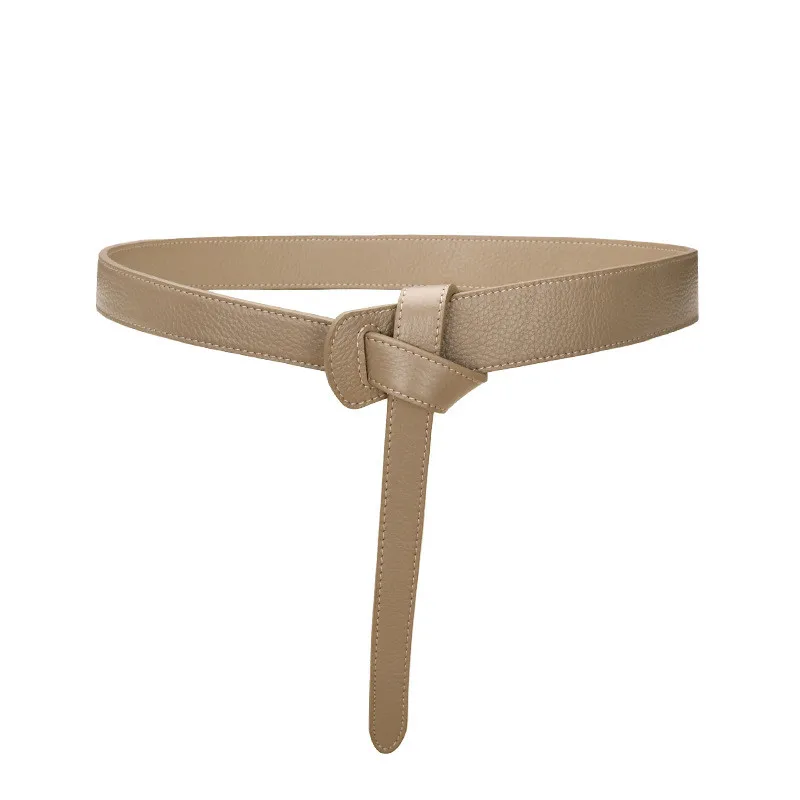 Neues Damen-Tro-Studentenkleid-Mantel-Modell in Weite Ausführung mit Taillenbetonendem Dekorativem Ledergürtel, Modischer Taillengürtel – Detail 5