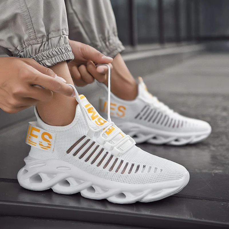 Running shoes Adult Child Knit Athletic Sport Blade Cushioning Jogging Trainers Off white MenTennis Sneakers Plus Size 28-48