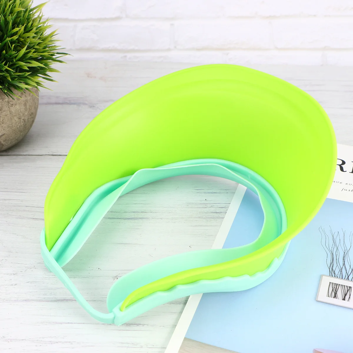 

1Pcs Silicone Baby Shower Cap Waterproof Hair Washing Cap Adjustable Bathing Hat for Children Ear Protector Bright Green