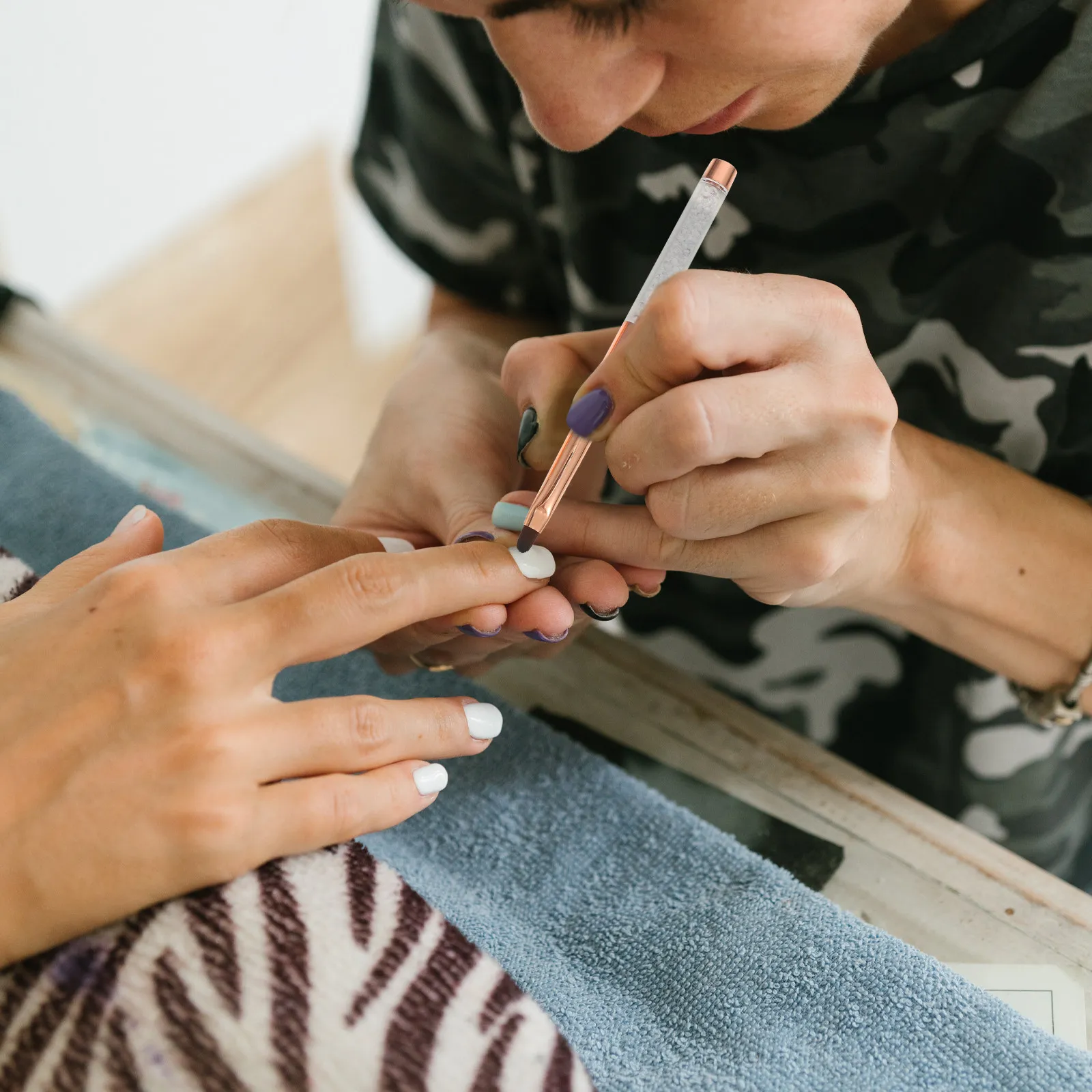 

1 шт. кисть-ручка для дизайна ногтей, для DIY маникюра, УФ-геля, рисования, прочная, с длинной ручкой, в форме лепестка, для росписи ногтей