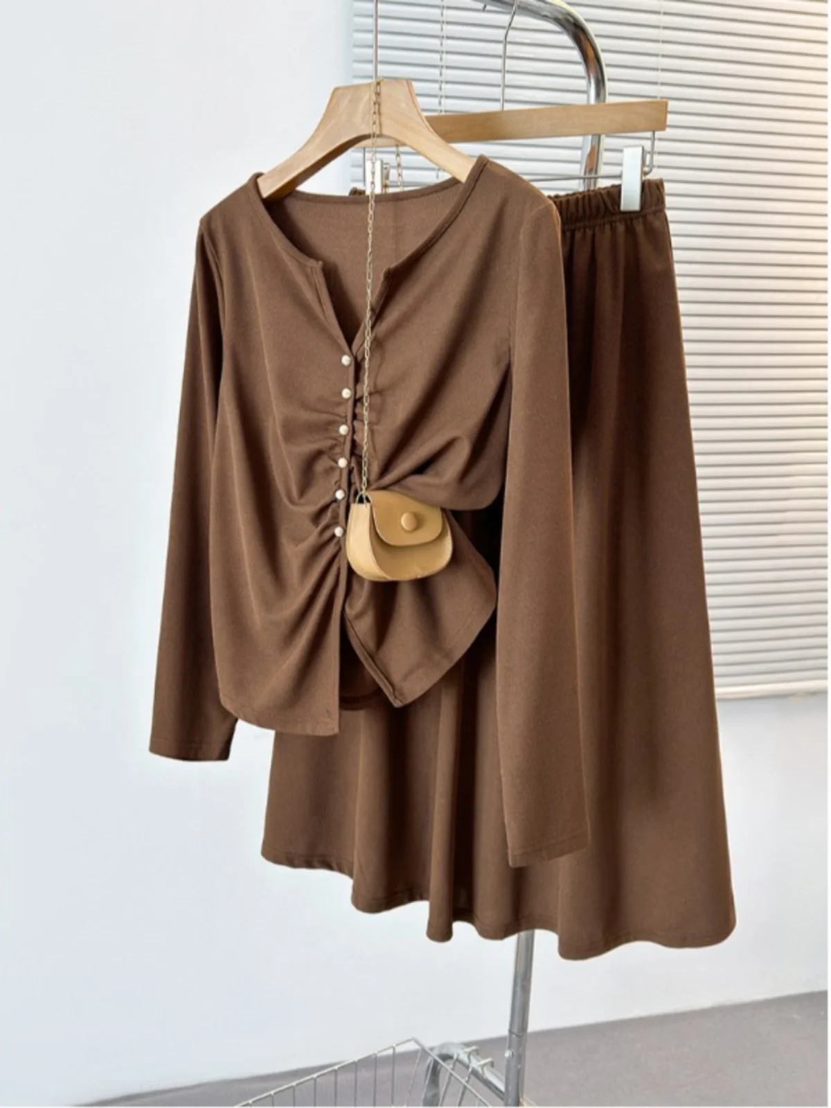 Set Faion da donna di grandi dimensioni efficace dimagrante V-Ne Top a pieghe gonna a due pezzi Autunno Inverno Design Sense