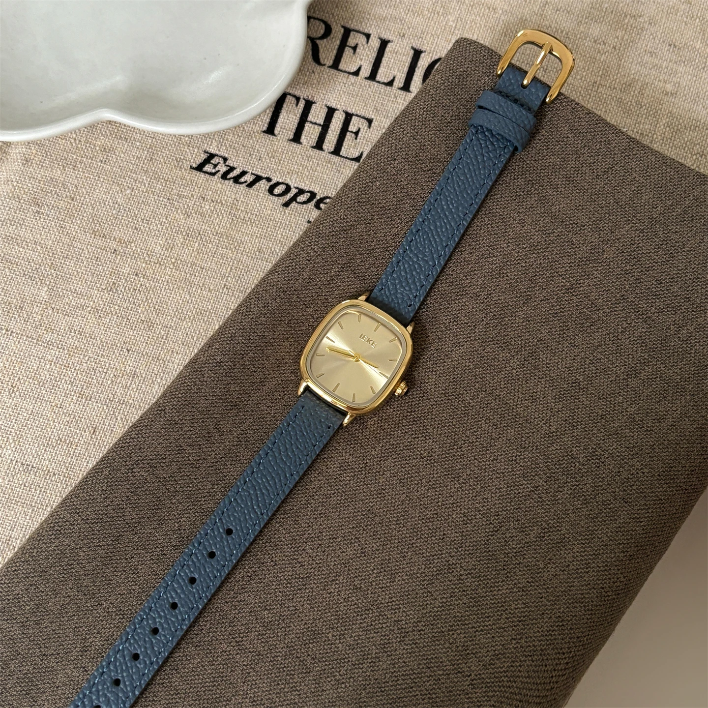 Korean temperament, brown, niche, light luxury, ins style watch, women's high-end feel, retro quartz watch