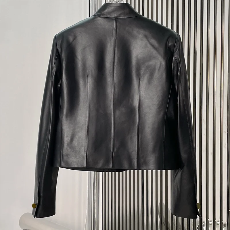 เสื้อแจ็คเก็ตหนังสั้นคุณภาพสูงสำหรับผู้หญิง ดีไซน์หรูหราแบบเรียบง่าย มีกระเป๋าหลายช่อง รุ่นใหม่ยอดนิยมปี 2025 รหัสสินค้า 25121961