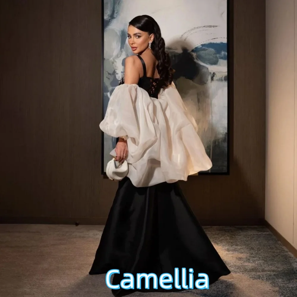 Maßgeschneidertes, exquisites, mit Perlen verziertes Abendkleid, bezauberndes Spaghettiträger-Abschlussballkleid, sexy Partykleid mit V-Ausschnitt, فسات Sierra •