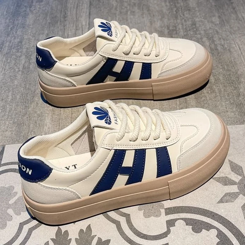 Women's Vulcanize Shoes Design Round Toe Lace Up Sports Casual Women's Sneaker Shoes Comfortable flat shoes zapatos de mujer