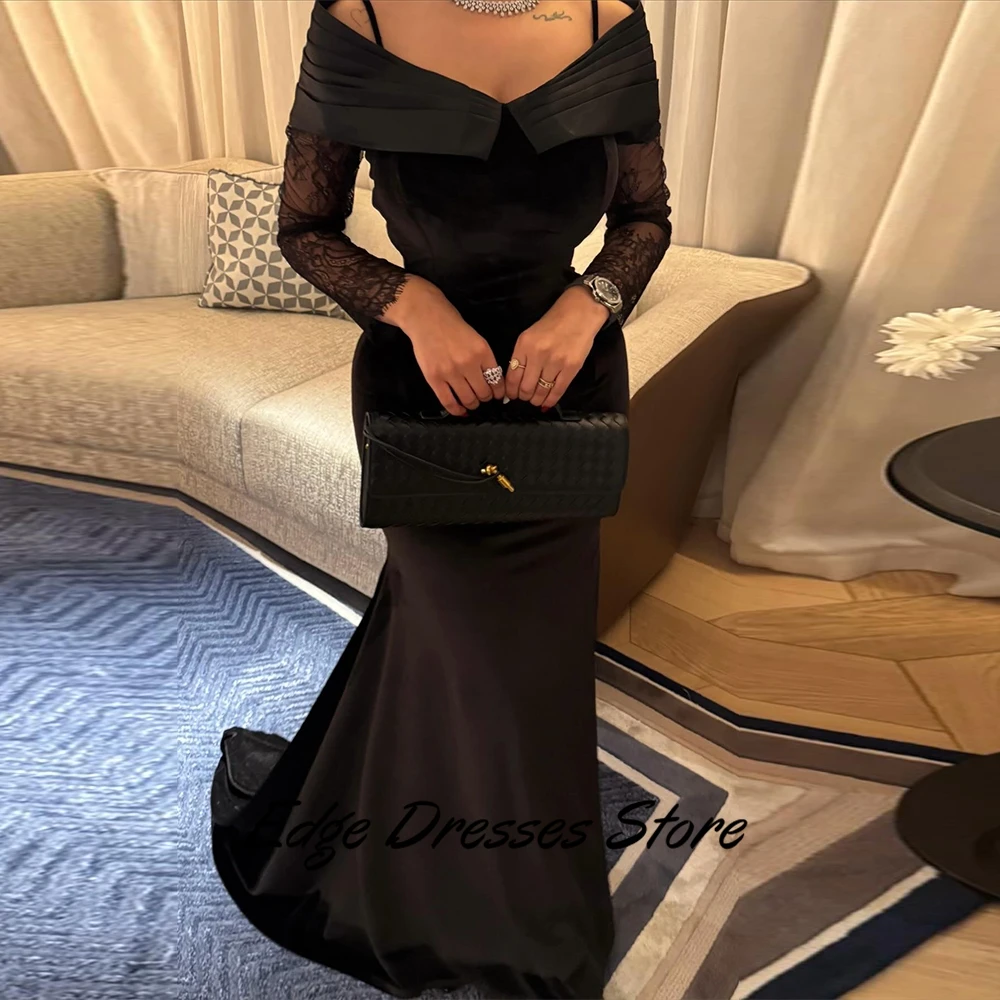 레이스 이브닝 드레스가 있는 블랙 벨벳 맞춤형 인어 오프 숄더 긴 소매 홈 커밍 드레스 현대 파티 가운