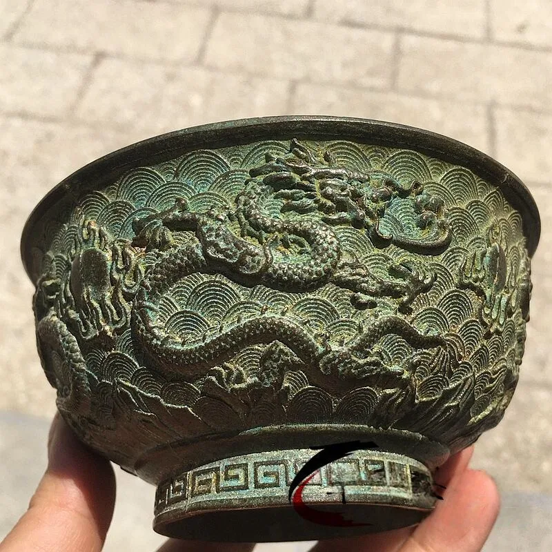 Retro unearthed green rust handmade relief twelve zodiac dragon bowl dragon teng prosperous Qianlong copper bowl cornucopia orna