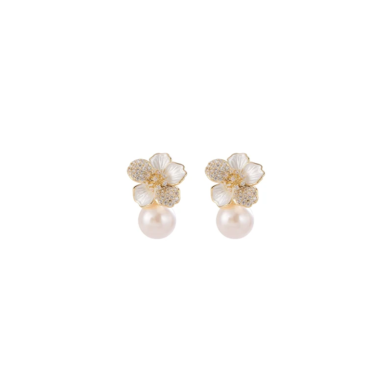 

Temperament Flower Pearl Earrings Women's Light Luxury Delicate Stud Earrings