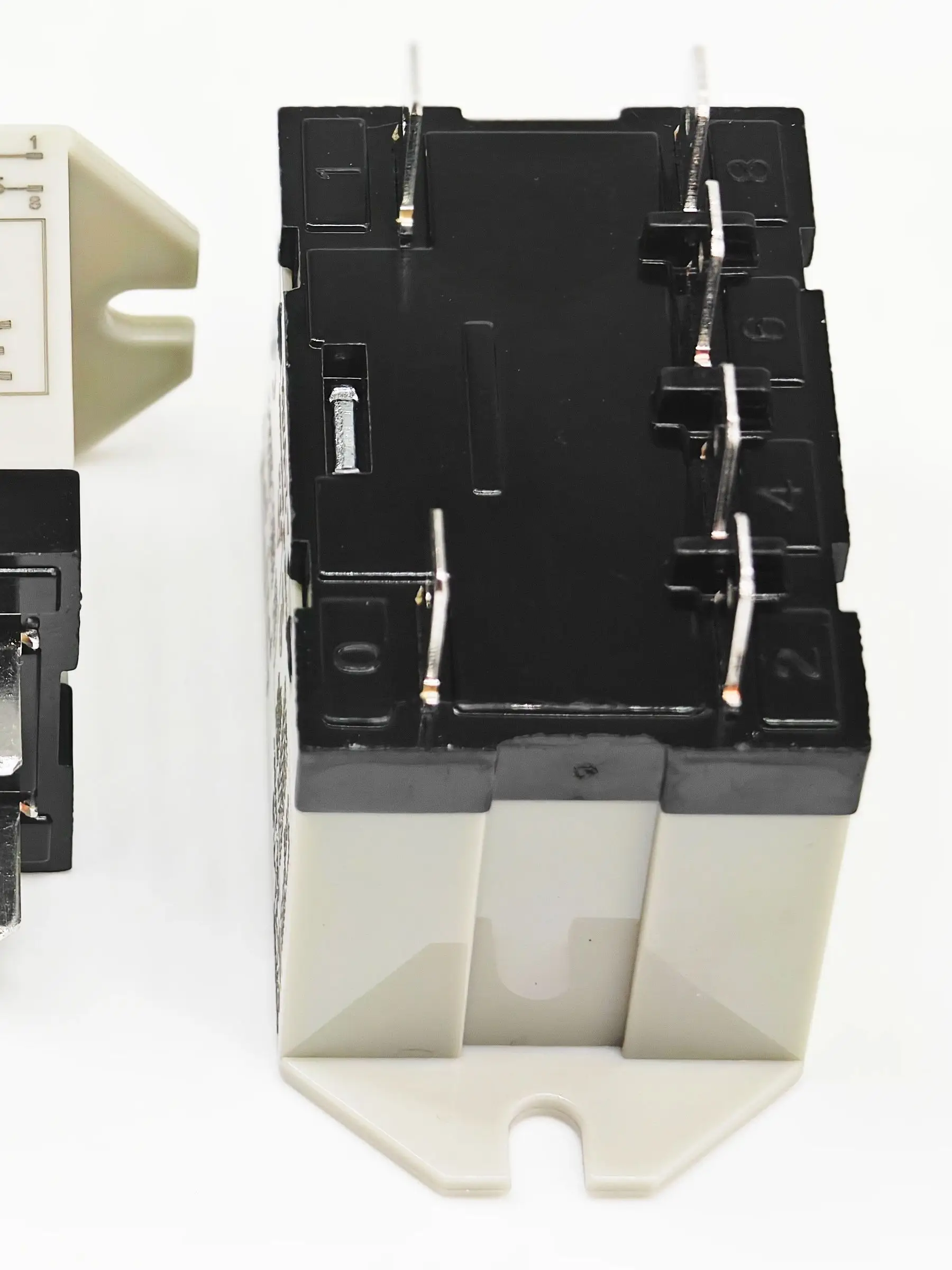 100%NEW G7L-2A-TUB 200-240VAC 24VDC RELAY 1PCS Relays