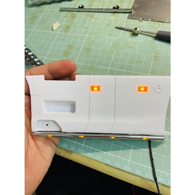 Luz LED de protección de falda lateral, luz inferior, tablero de luz PCB, instalación no destructiva para Tamiya 1/14 RC Scania 770S 56373 56368