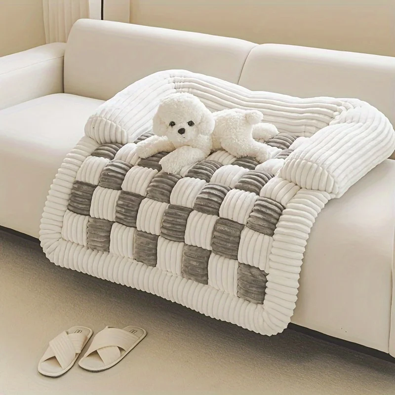 

Checkered Fleece Pet Throne - 4-Season Orthopedic Mat with Base