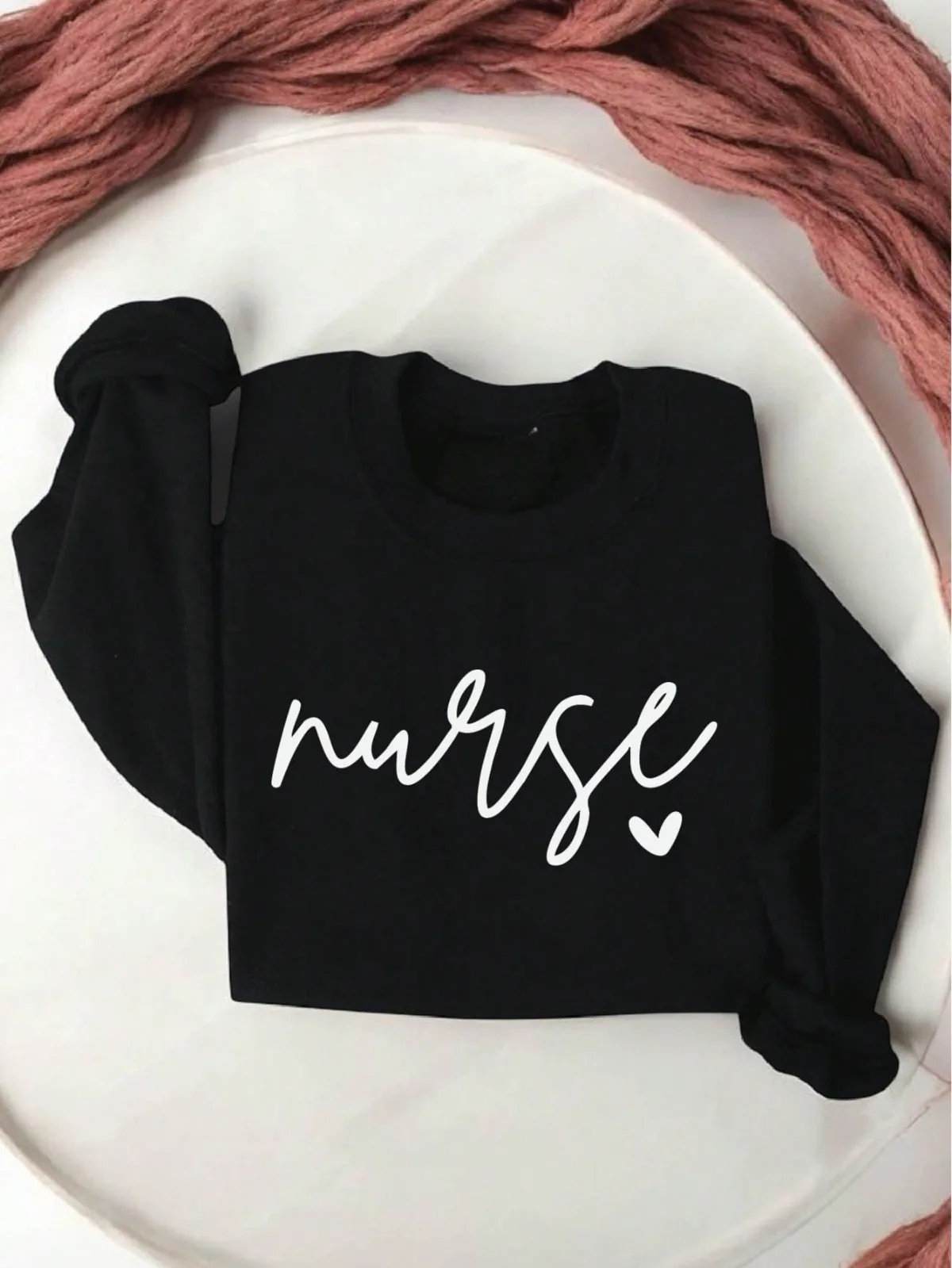 เสื้อสเวตเชิ้ตพยาบาลผู้หญิง ลายหัวใจ เสื้อสเวตเชิ้ตแขนยาวสำหรับนักศึกษาพยาบาล เสื้อสเวตเชิ้ตโรงเรียนพยาบาล ของขวัญสำหรับแสดงความขอบคุณพยาบาล