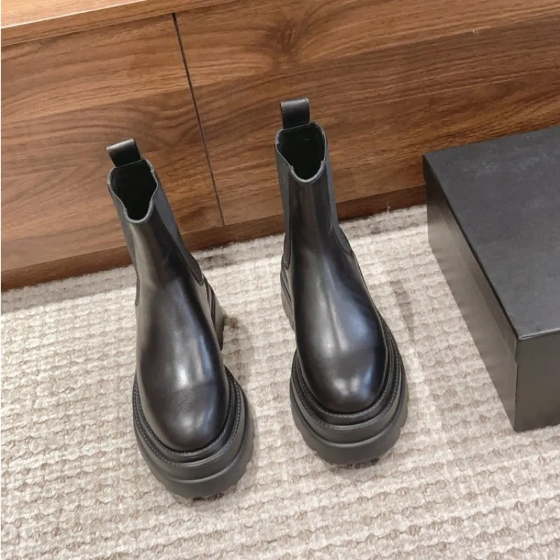 ใหม่แฟชั่นหนารองเท้าเชลซีผู้หญิงสไตล์อังกฤษของแท้หนังความสูงเพิ่มข้อเท้ารองเท้าแพลตฟอร์มหญิงรองเท้า