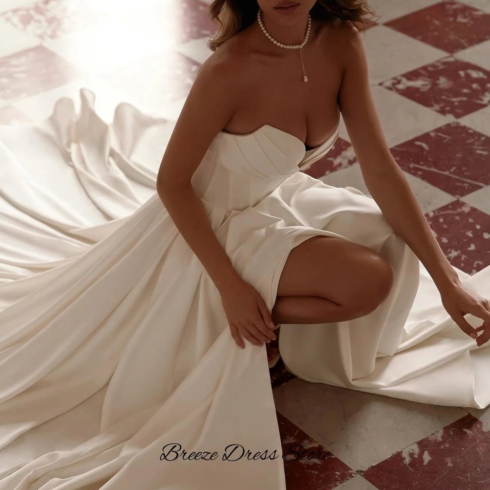 ชุดแต่งงานทรงเอไลน์แบบคลาสสิก แขนกุด ผ้าซาติน พร้อมชายกระโปรงยาวแบบคอร์ทเทรน  สามารถปรับแต่งได้  ชุดเจ้าสาวในฝัน  ผ่าข้าง