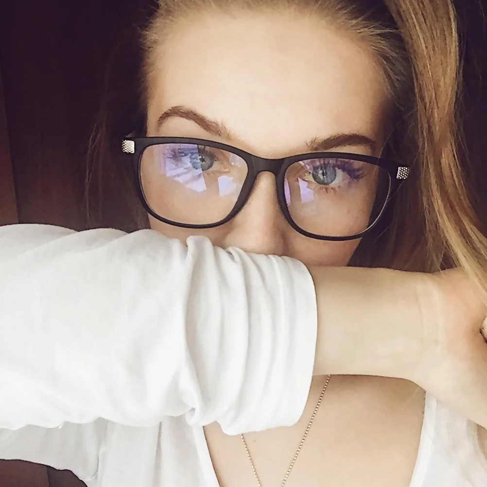 

Vintage Glasses Frame Matte Black Unisex Classic Small Square Clear Lens Metal Alloy Non-Slip Lightweight Eyewear For