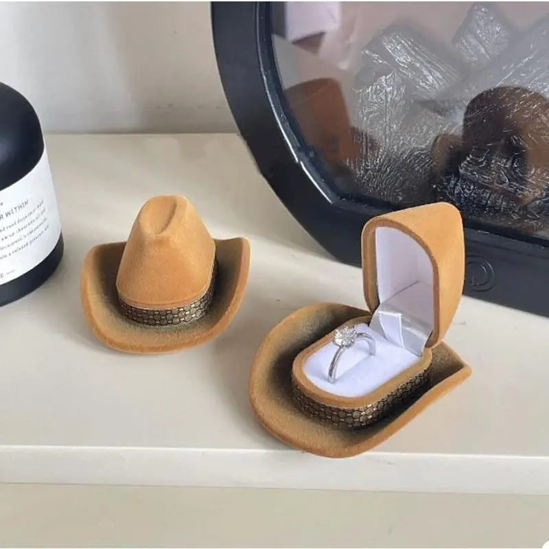 New 1Pcs Creative Design Cowboy Hat Shape Rings Box Pretty Velvet Jewelry Display Storage Case Packaging Bride Wedding Rings Box