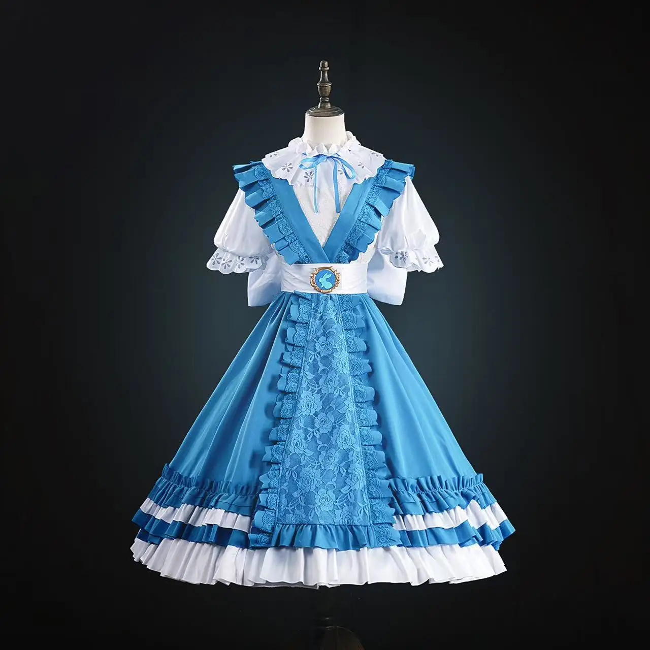 

The Fifth Personality Cosplay Service Reporter Deducts The Star Alice In The Dream Cosplay Game Animation