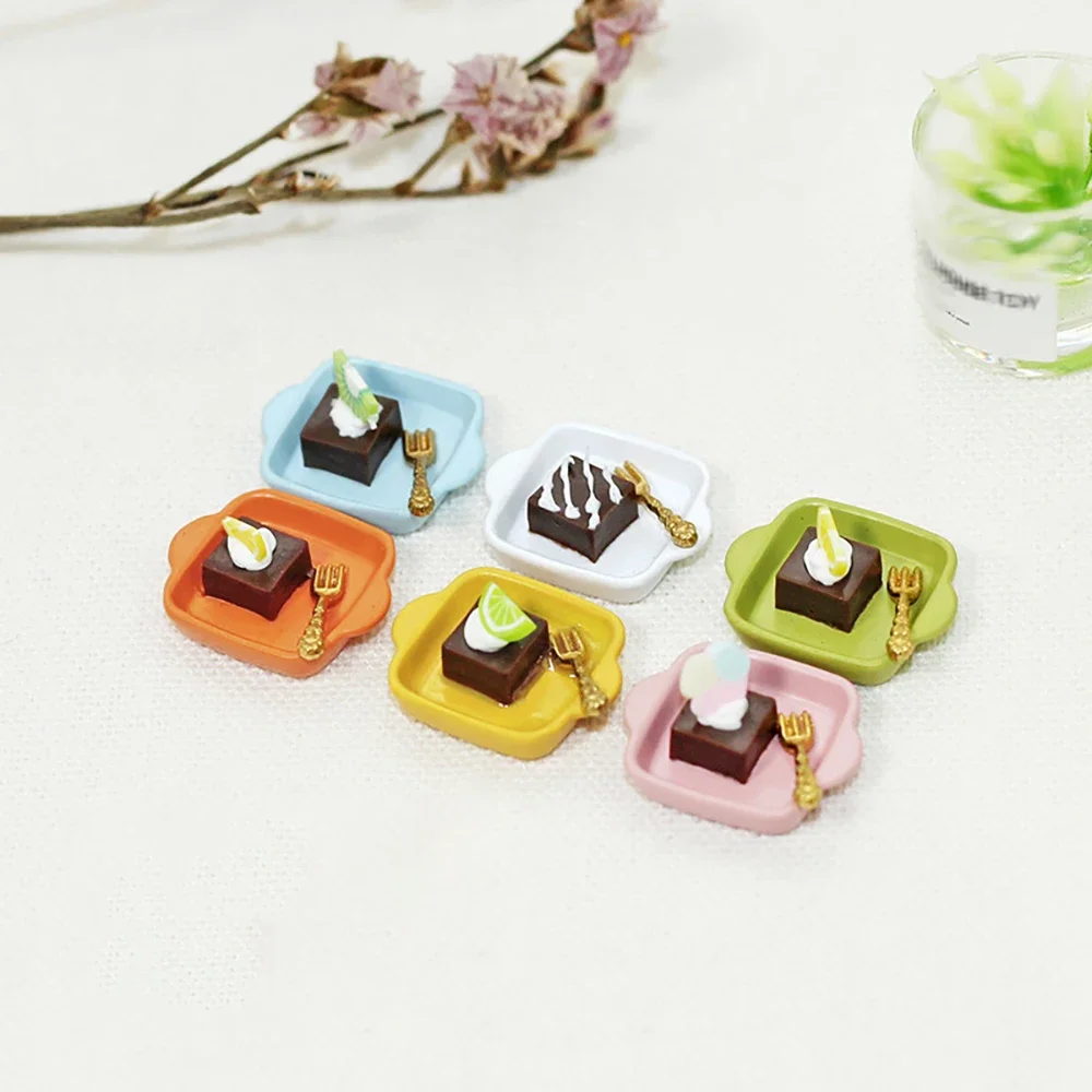 1Pcs 1/12 Dollhouse Miniature Accessories Mini Chocolate Dessert Dish Model Simulation Food Toys for Doll House Decoration