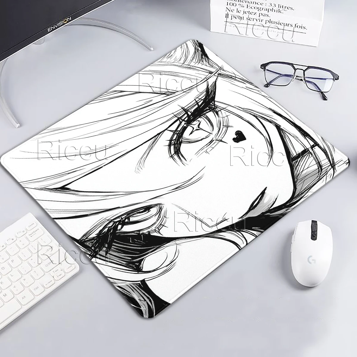 لوحة ماوس أنيمي باللونين الأسو - مراجعة Desk Setup Black وسعره