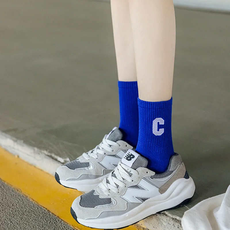 The new letter C Korean trend in the tube cotton socks fashion simple style