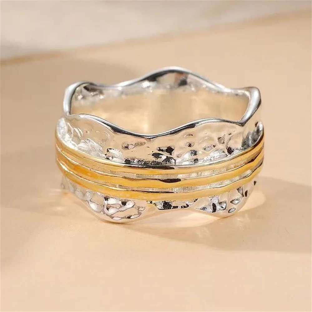 Retro Hammer-Muster Breiter Ring für Frauen, Nischendesign, Geometrisch, Zweifarbig, Kreativ, Personalisiert, Trendige Accessoires – Detail 2