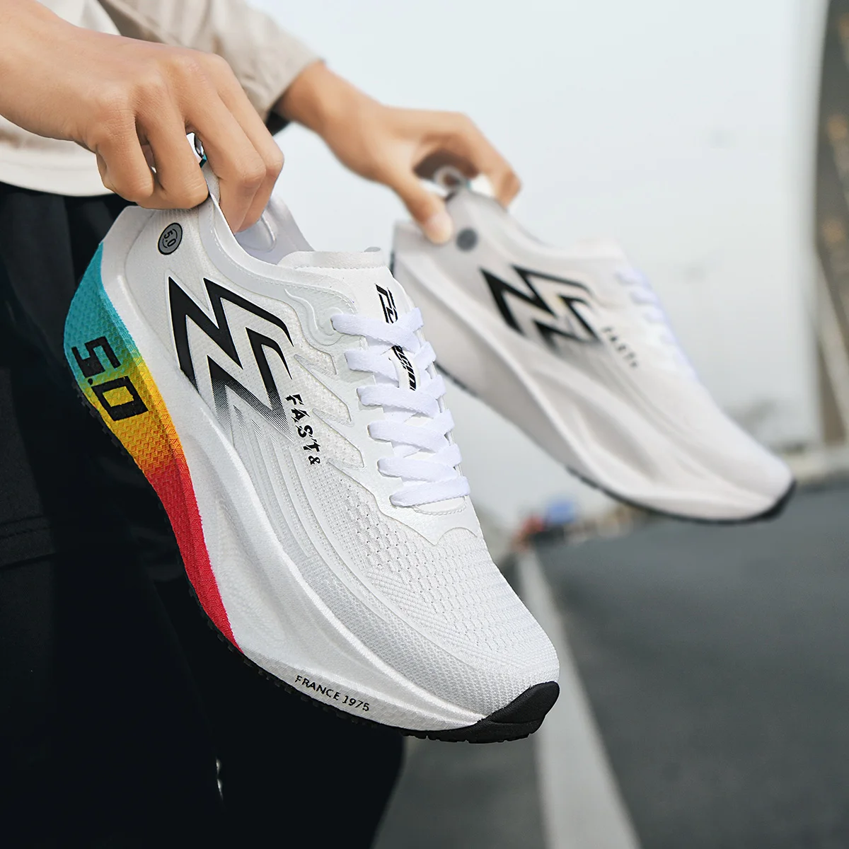 

Men Women High Quality Light Running Shoes Cushion Training Shoes Lightweight Wear-Resistant Sneakers