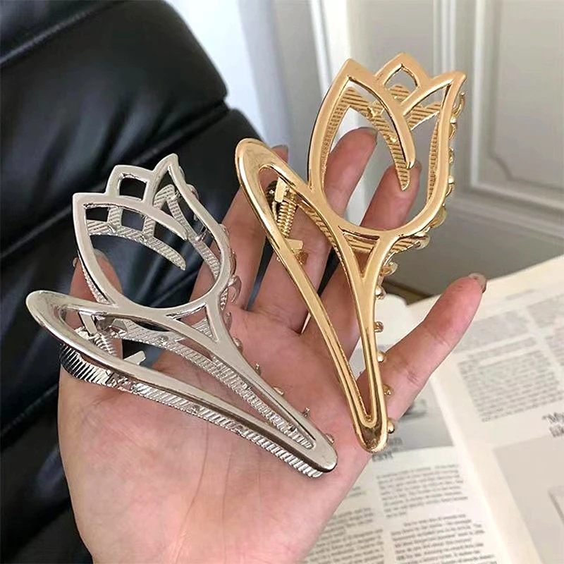 

Tulip Metal Hair Claw Clip for Women Shark Hairpin Female Headwear Girl Headdress Hair Accessories
