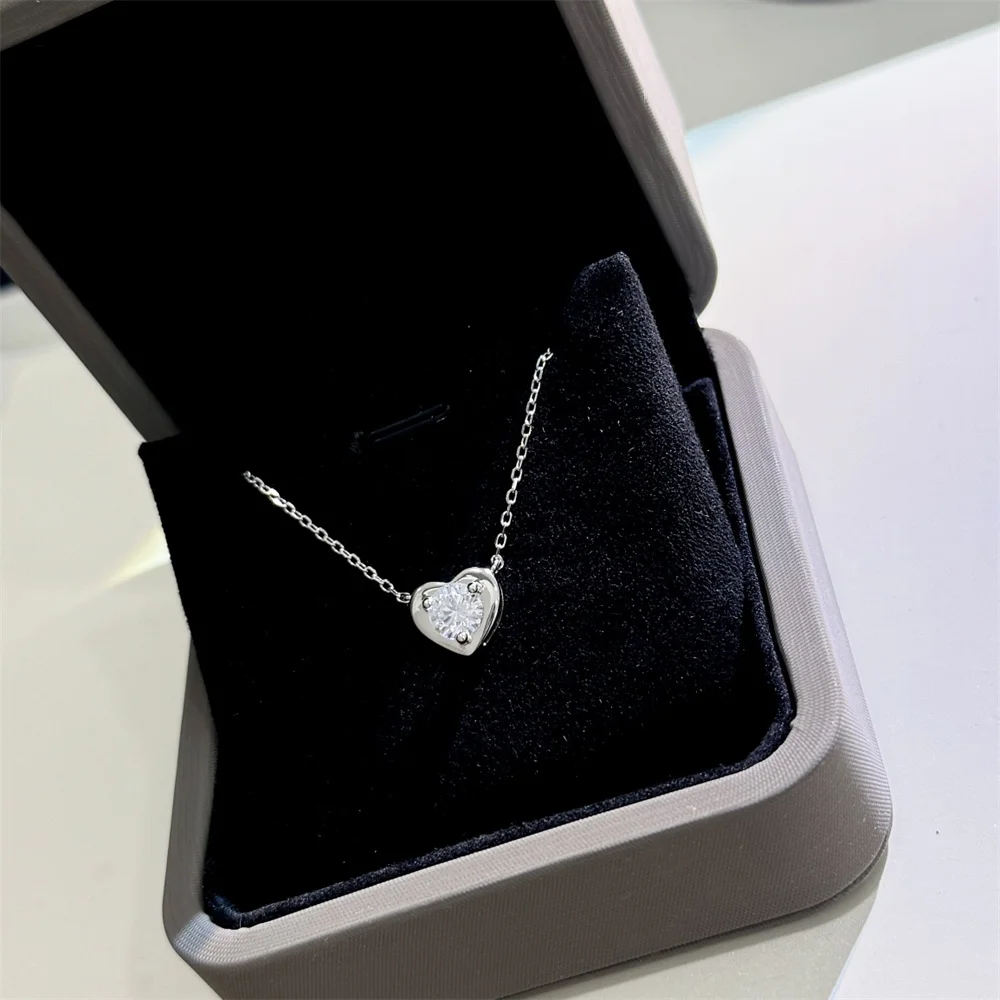 Love Single Diamond Necklace Versatile For Daily Commuting Niche Design High-End Feel 2024 New Necklace