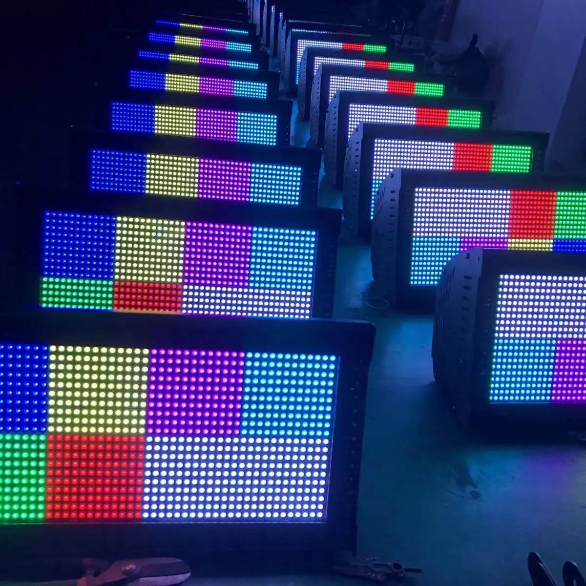 

LED960 Strobe Lights Voice-activated 8-band Strobe Lights RGB Dyeing Lights Bar Live Stream Ambient