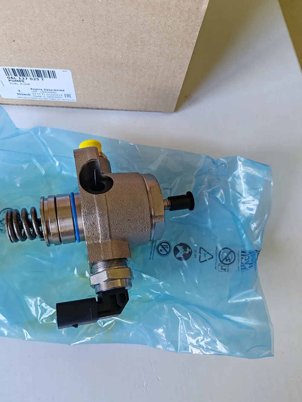 Made In Germany Genuine OEM EA888 Gen3 2.0T High Pressure Fuel Injector Pump 06L127025T For Audi A3 A4 A6 S3 VW Golf MK7 2.0T