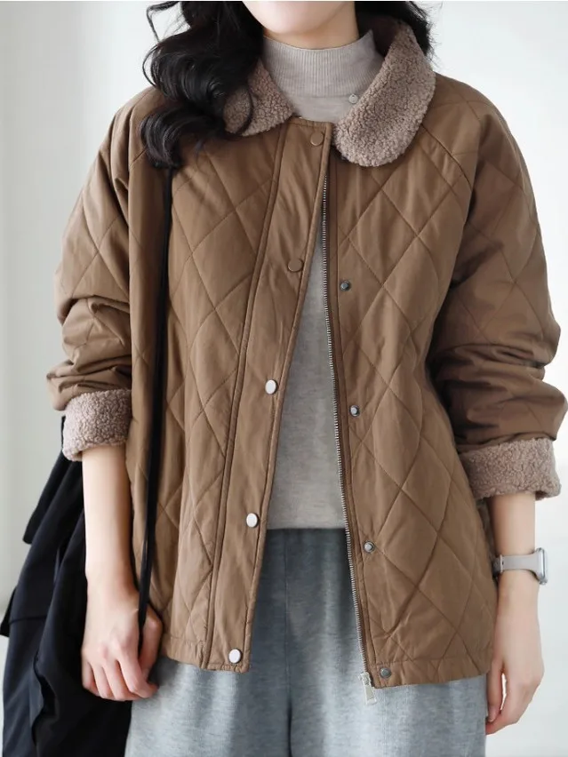 عارضة Sle تقسم فرو الضأن Jaet فضفاضة تناسب القطن اصطف الشتاء ملابس خارجية تأثير التخسيس الماس نمط معطف المرأة