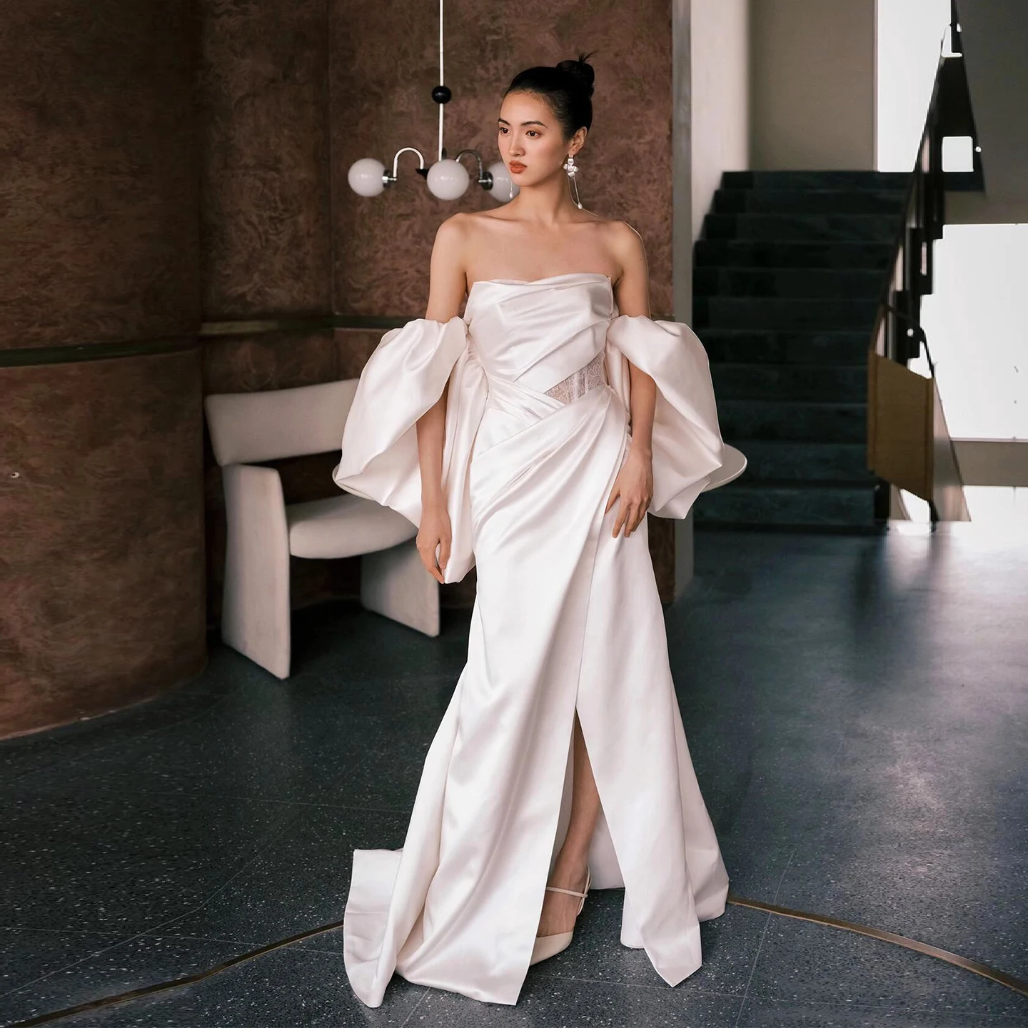 Strapless Satin Mermaid Wedding Dress With Detachable Short Cape High Split Sweep Train Elegant Bridal Gown TSWD896