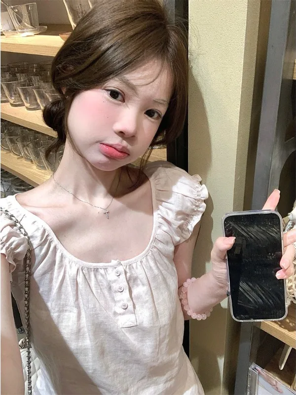 Cseta de Verão com Manga Bufante Doce e Chique Rosa, Ajuste Slim, Estilo Curto para uma Menina com Aparência Mais Jovem, G...