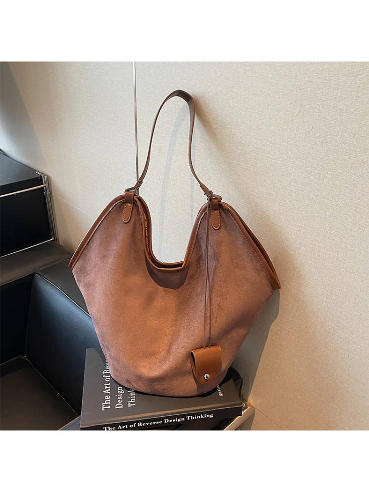 

Trendy Women's Large Capaci Underarm Bag 2025 New Commuter oulder Bag Casual Simple Sle Polyester Zipper Closure